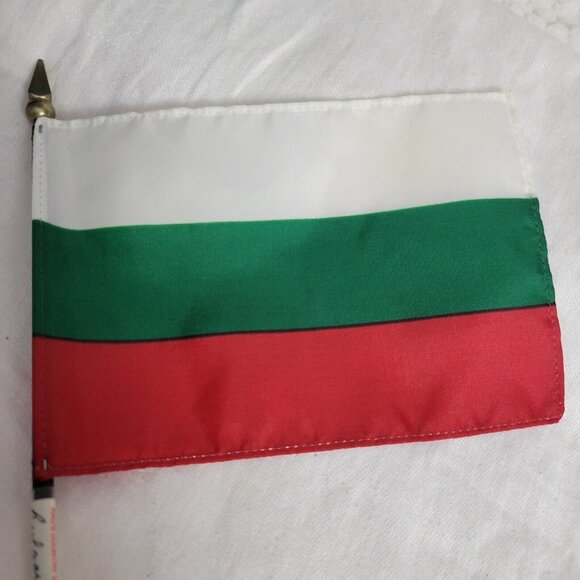 Vintage LOT of 10 small flags various souvenir Bekin Kenya Sri Lanka Lithunia GC - Picture 6 of 10